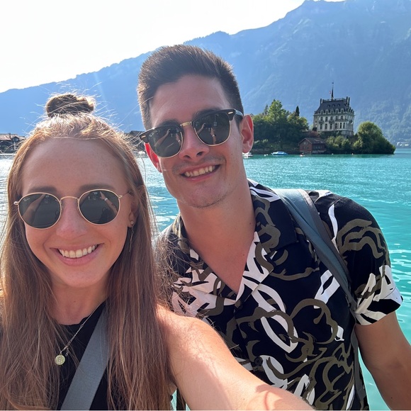 Meet your Posher, Brooke - Picture 2 of 3